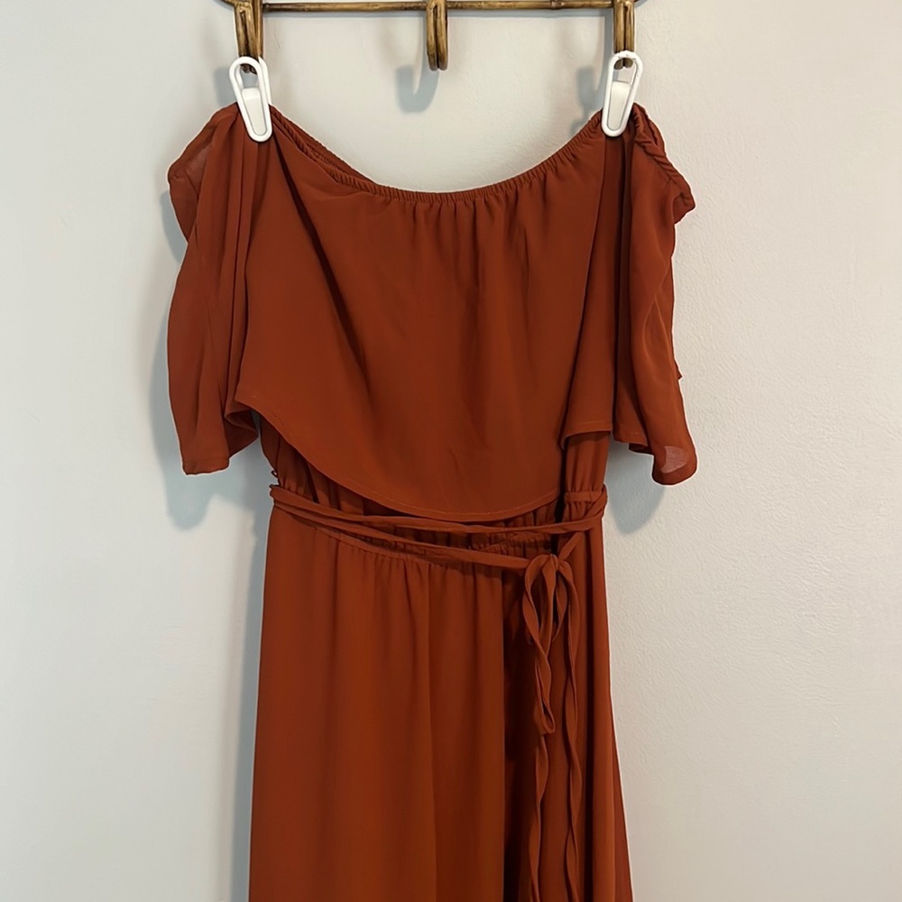 Rust colored maxi dress / off the shoulder / size L / maxi with slit / flowy
